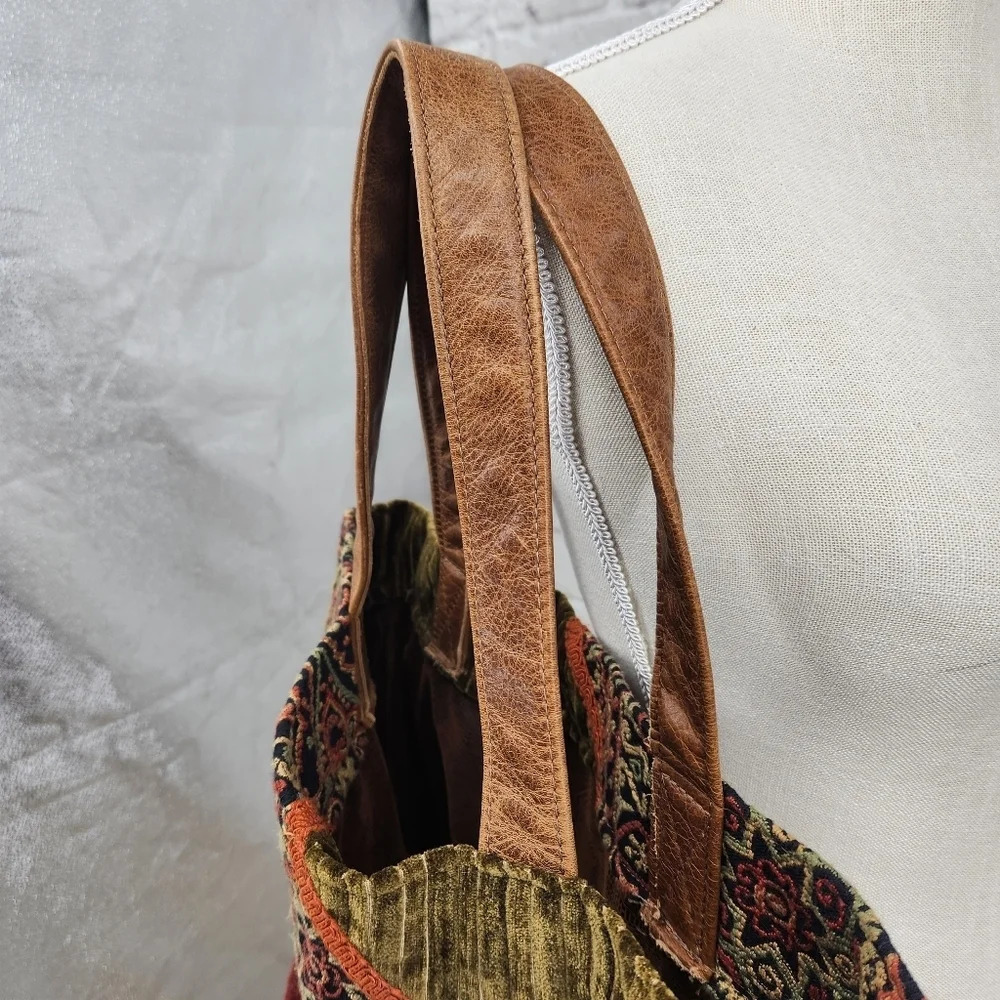 Handmade Tapestry Grandma Core Shoulder Tote Bag - Picture 8 of 15
